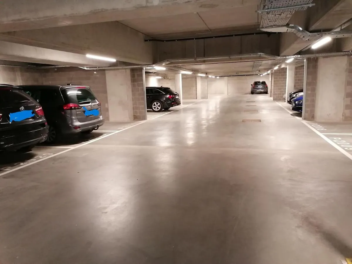 Bartine - Modern And Spacious Flat Near The Sea, Free Parking Space Ostend Apartment