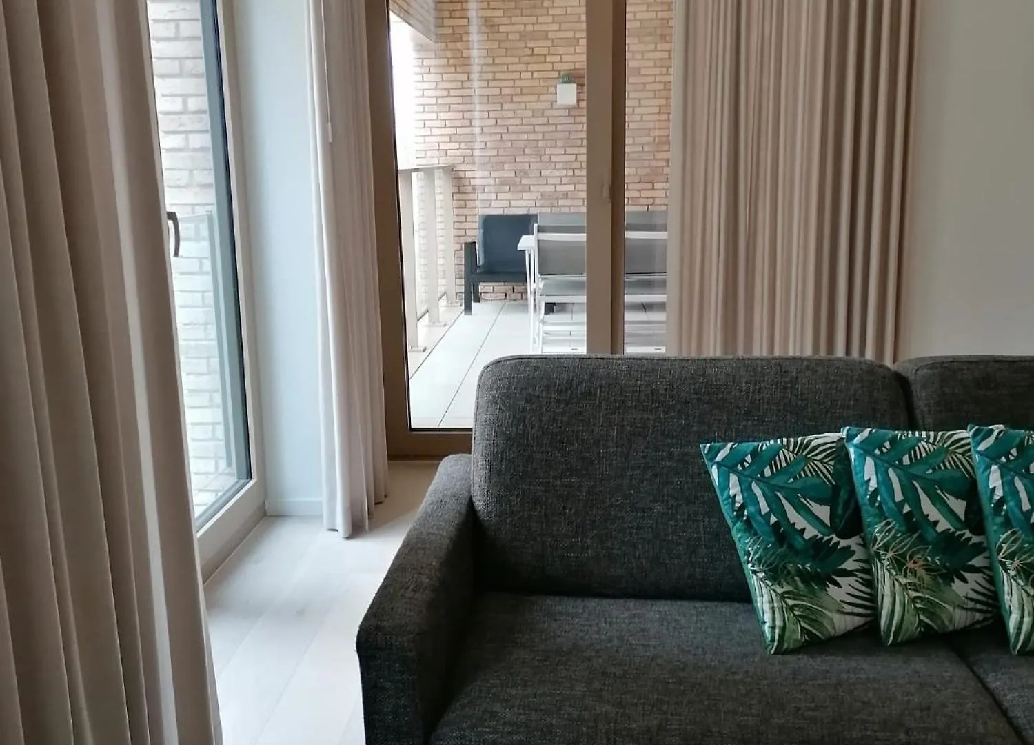 Apartment Bartine - Modern And Spacious Flat Near The Sea, Free Parking Space Ostend Belgium