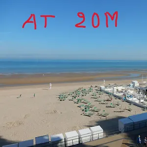 Studio Center Of W/parking & South Terrace , Oostende België