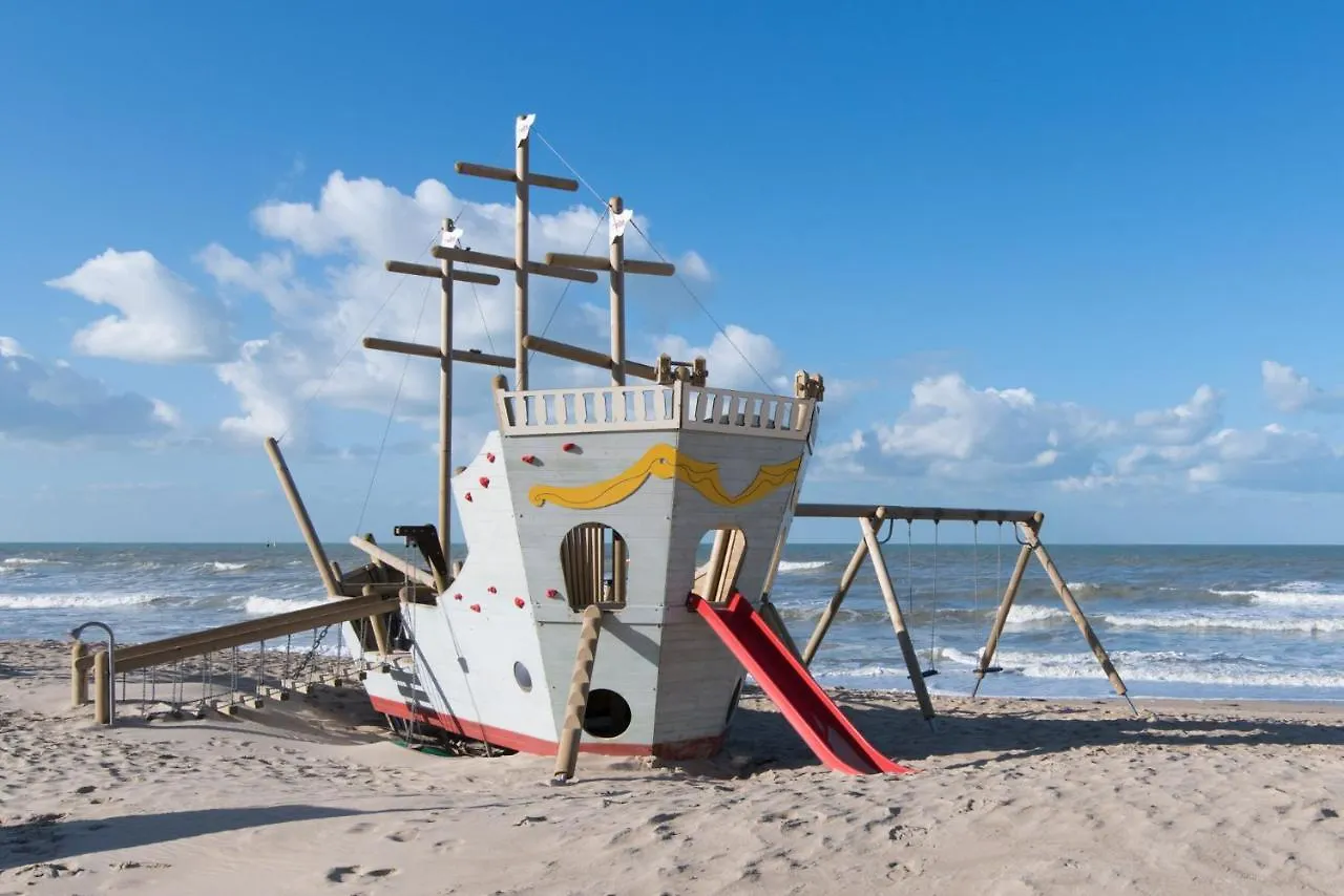 Bartine - Modern And Spacious Flat Near The Sea, Free Parking Space Oostende Appartement