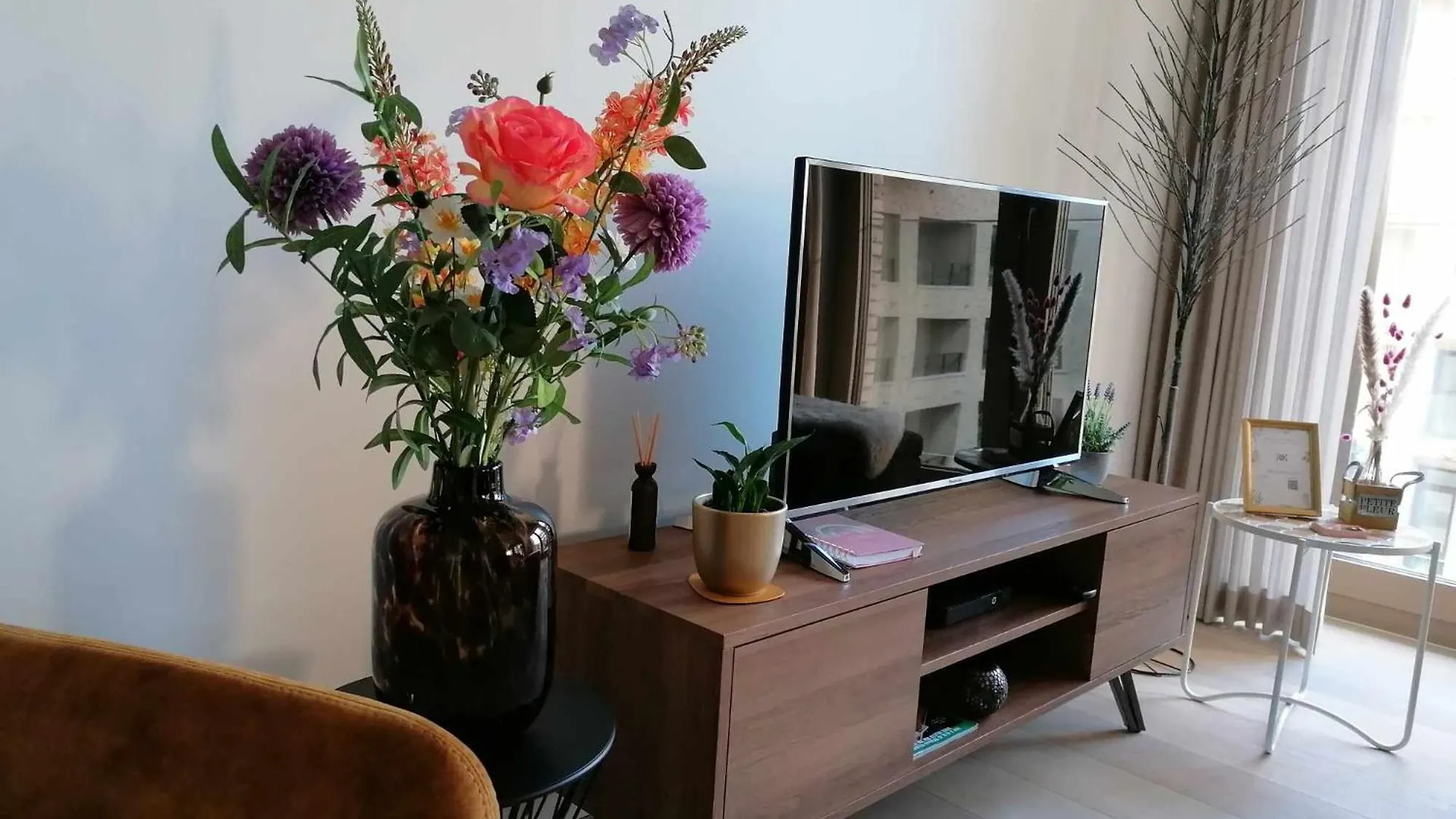 Bartine - Modern And Spacious Flat Near The Sea, Free Parking Space Oostende Appartement