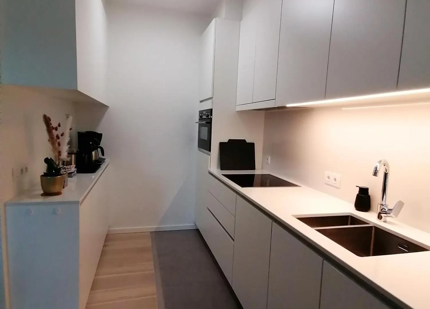 Appartement Bartine - Modern And Spacious Flat Near The Sea, Free Parking Space Oostende